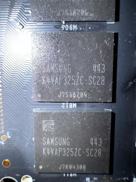 В сети замечен ранний прототип GeForce RTX 5090 с четырьмя разъемами питания 12V-2x6